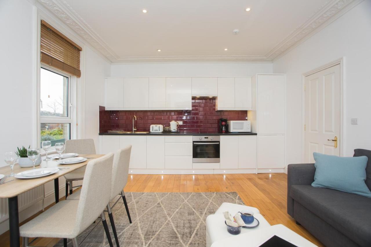 Spacious Apartments Bath Pokoj fotografie