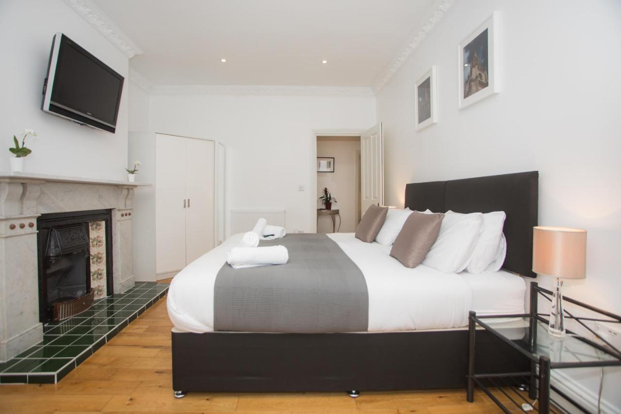 Spacious Apartments Bath Pokoj fotografie