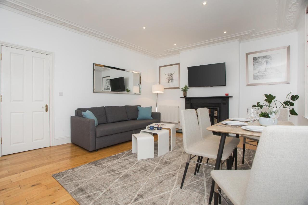 Spacious Apartments Bath Pokoj fotografie